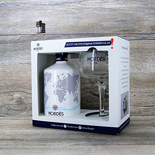 NORDES Gin 40{f39a9bbcc7c71f54ca02a37e44b7c83ca4f2b6fa34e2a4651c27f13de32ae376} vol. – Fruchtiger Gin aus Spanien mit Glas – Geschenkbox inkl. Original Nordés Glas (1 x 0,7l) NORDES Gin 40{f39a9bbcc7c71f54ca02a37e44b7c83ca4f2b6fa34e2a4651c27f13de32ae376} vol. – Fruchtiger Gin aus Spanien mit Glas – Geschenkbox inkl. Original Nordés Glas (1 x 0,7l)