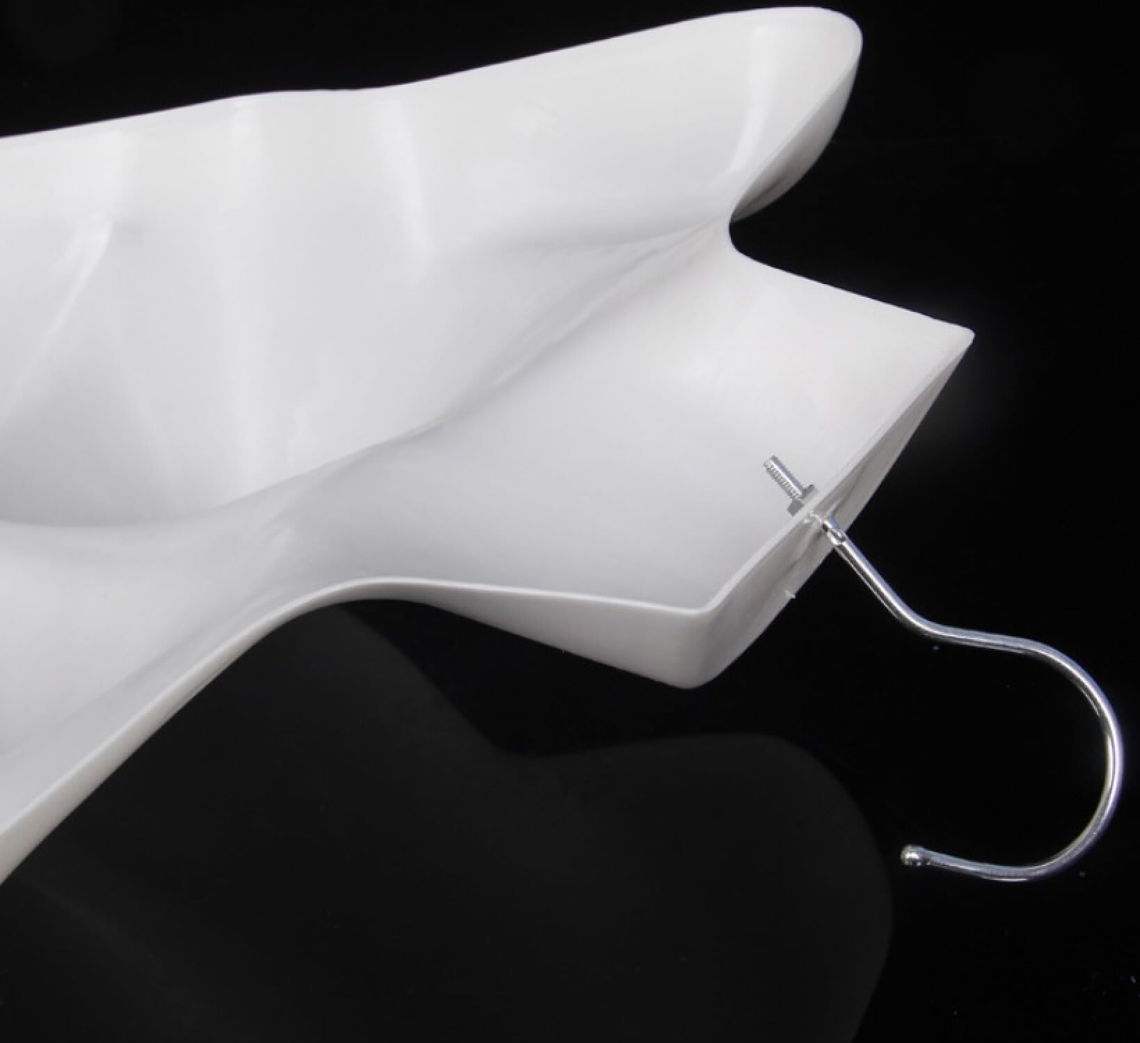 Bayli 1 x Torso Weiblich - 72 cm Damentorso aus Kunststoff - Oberkörper Halbplastik in Farbe weiß - Mannequin Büste - Halbplastischer Damenbody - Puppe Figur - Schaufensterpuppe mit Haken