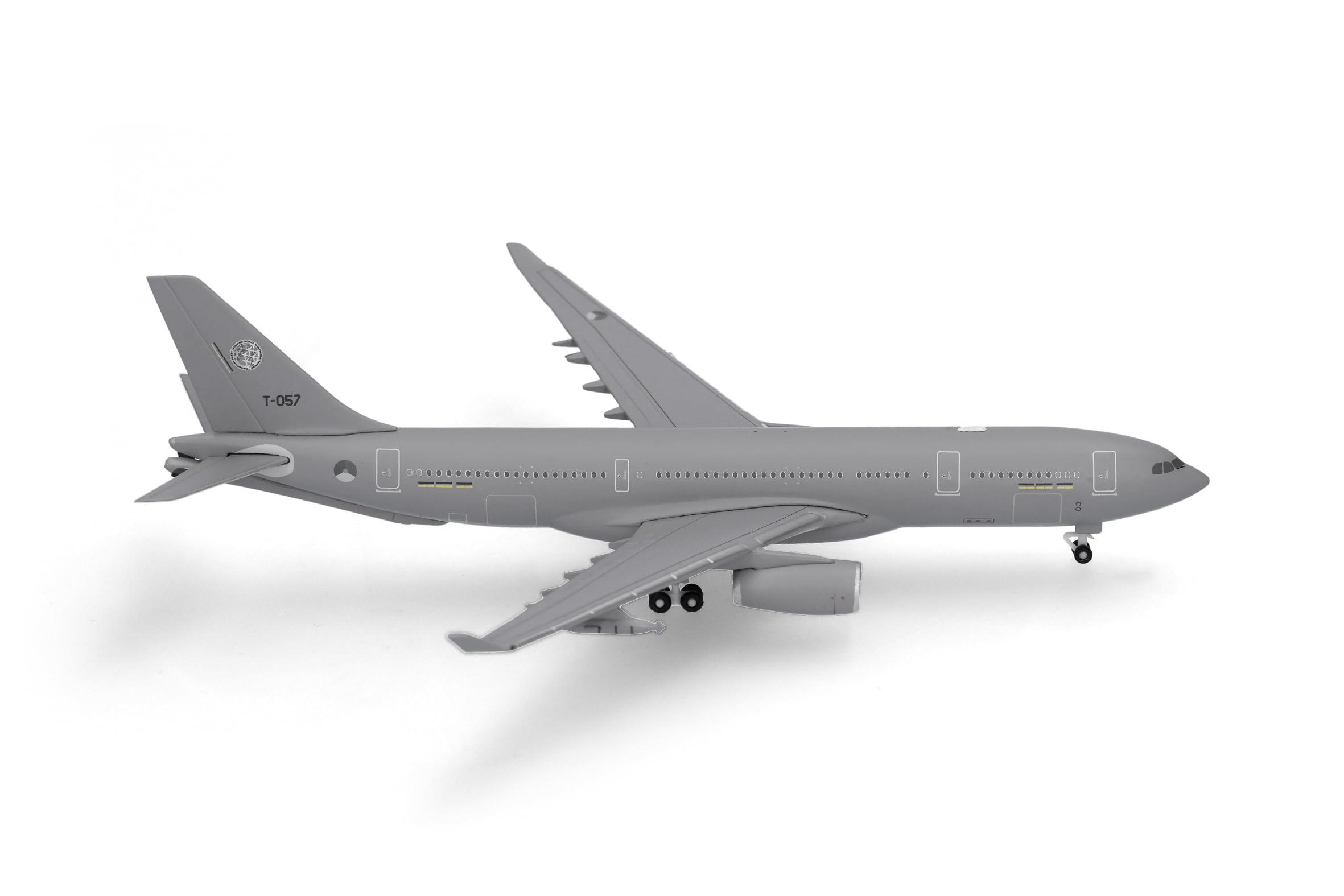 Herpa model samolotu NATO Multinational Multirole Tanker Unit (MMU) Airbus A330 MRTT, Eindhoven Air Base, miniatura w skali 1:500, model kolekcjonerski, bez podstawki, metal