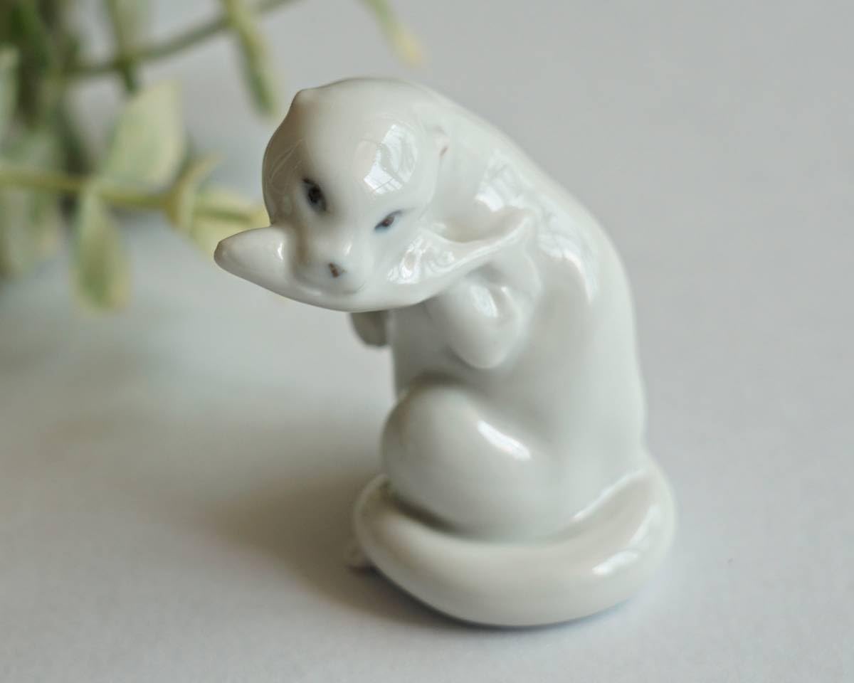 ロイヤルコペンハーゲン 川獺 魚 カワウソ フィギュリン デンマーク製 Amazon.co.jp: E1 ロイヤルコペンハーゲン 川獺 魚 カワウソ