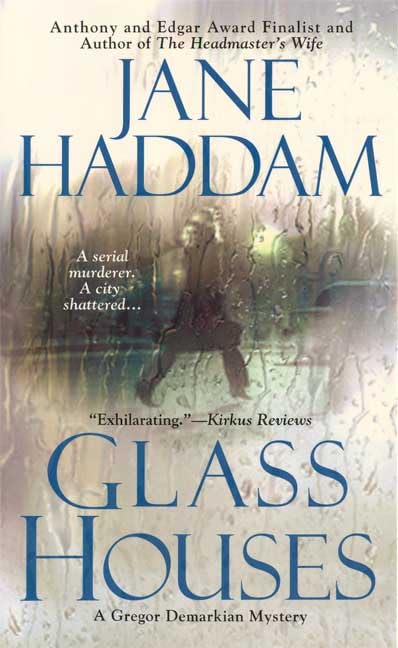 Glass Houses: A Gregor Demarkian Novel (Gregor Demarkian Mystery)