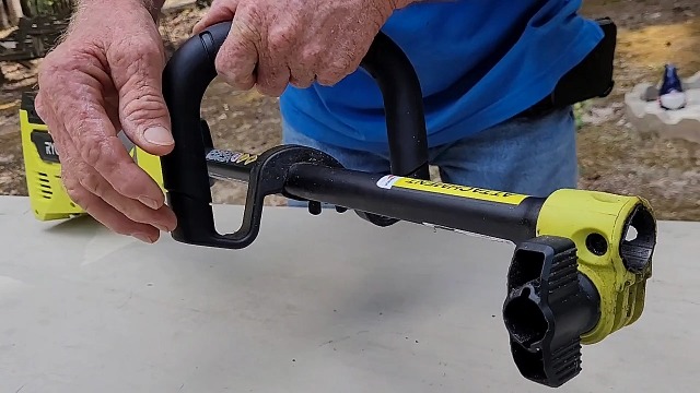 Ryobi Expand-It attachment mechanism