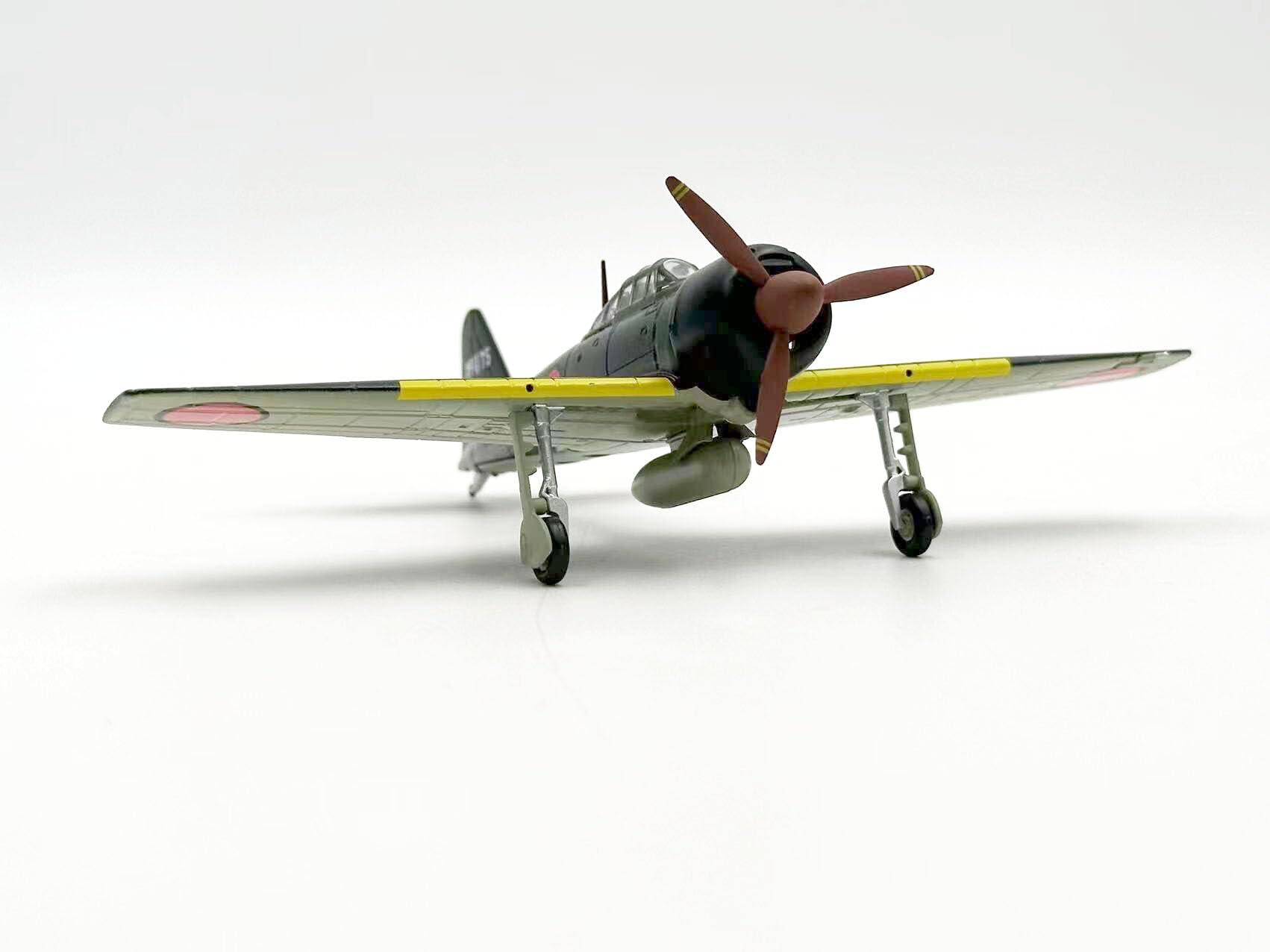 Amazon.com: Mitsubishi A6M Zero Fighter 1/72 Diecast Aircraft