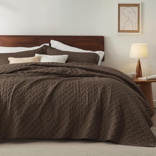 Bedsure Quilts Queen Size - Lightweight Bedspreads Queen Size with Basket Weave Pattern, Soft Quilt Bedding, Brown Comforter Coverlet for All Seasons (90