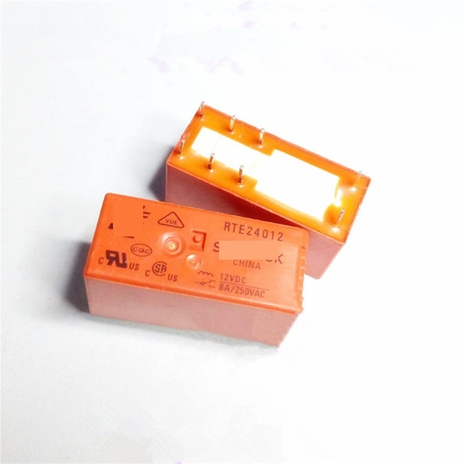 Relais de precision RTE24730 230VAC haute resistance a 8 broches 8A