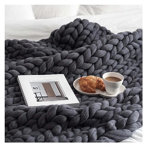 Couverture tricotée en grosse maille pour vos soirées sur le canapé