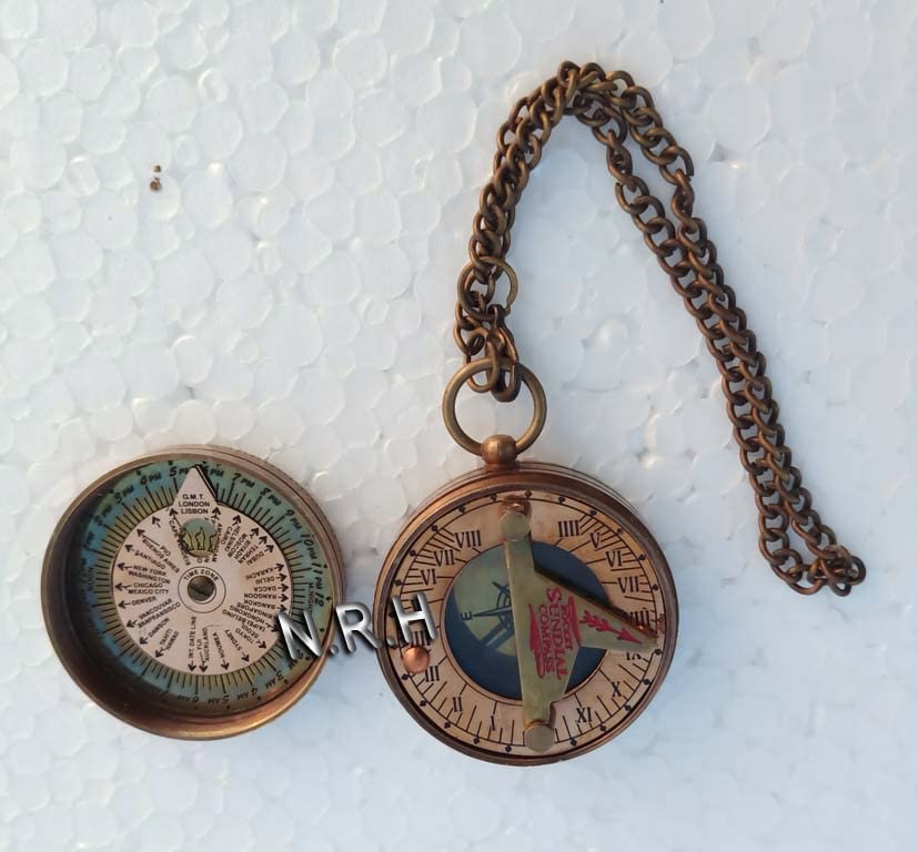Brújula Antigua de Latón con Estuche de Cuero miniatura 2