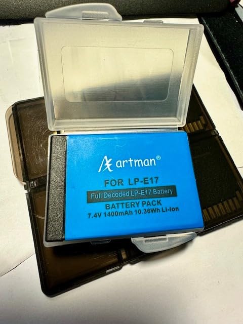 Battery charge indicator displays on Canon R50