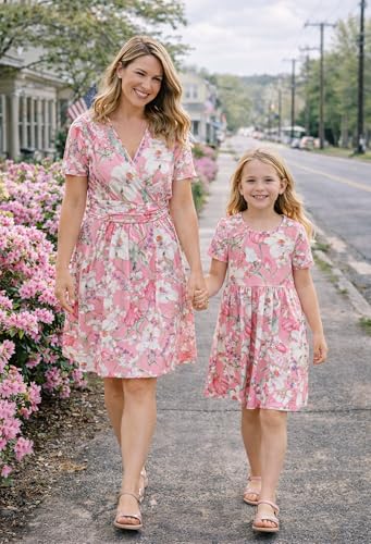 Image of Mommy and Me Floral Dresses Mother Daughter Matching Short Sleeve Tshirt Midi Dress Crew Neck Outfits with Pockets