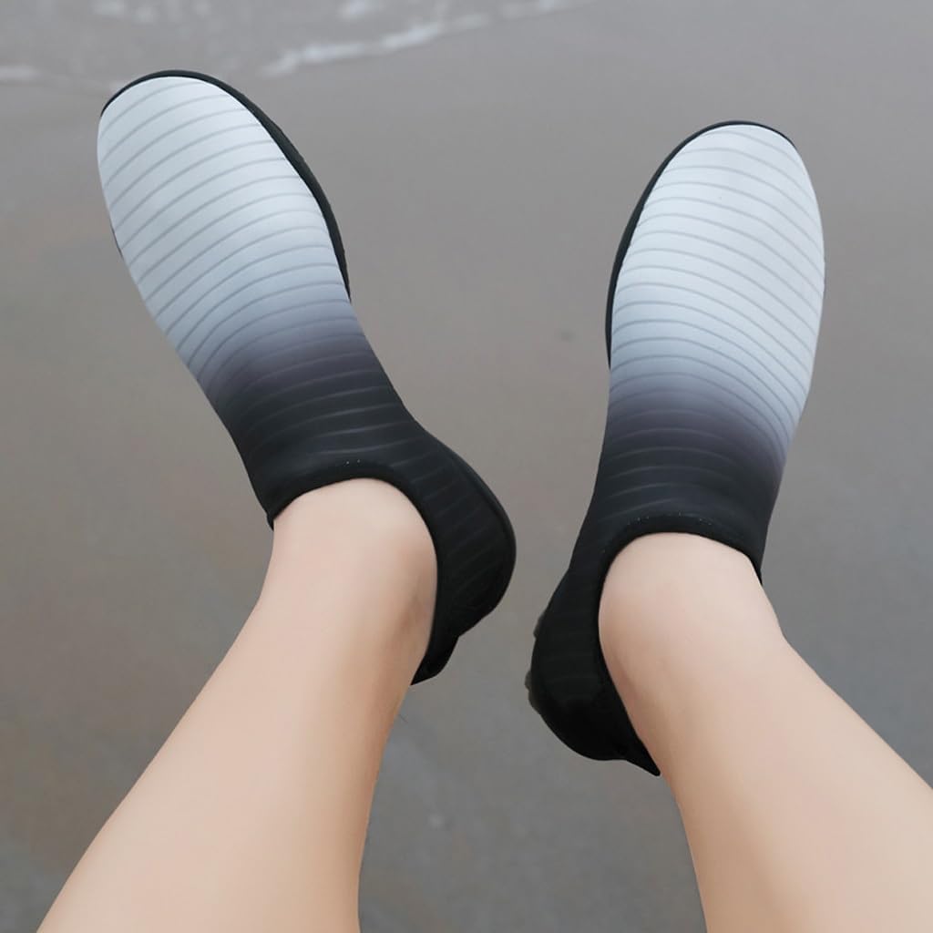 Leisure and Lightweight Beach Shoes for Men and Women Swimming Wading in and Fitness Shoes