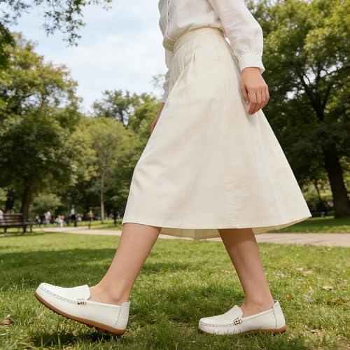 Image of Women's Comfortable & Lightweight Leather Loafers Slip-Ons Driving Walking Mocs Boat Shoes Cute Business Casual Dress Shoes Work Flats for Women