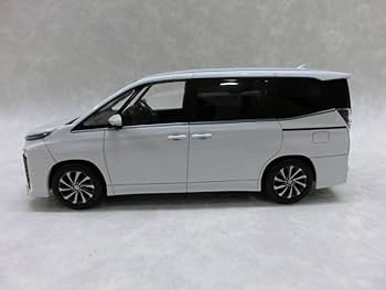 トヨタ ヴォクシー カラーサンプル 1/30スケール ミニカー ホワイトパール Amazon | 1/30 ミニカー 新型 ヴォクシー ハイブリッド S-Z