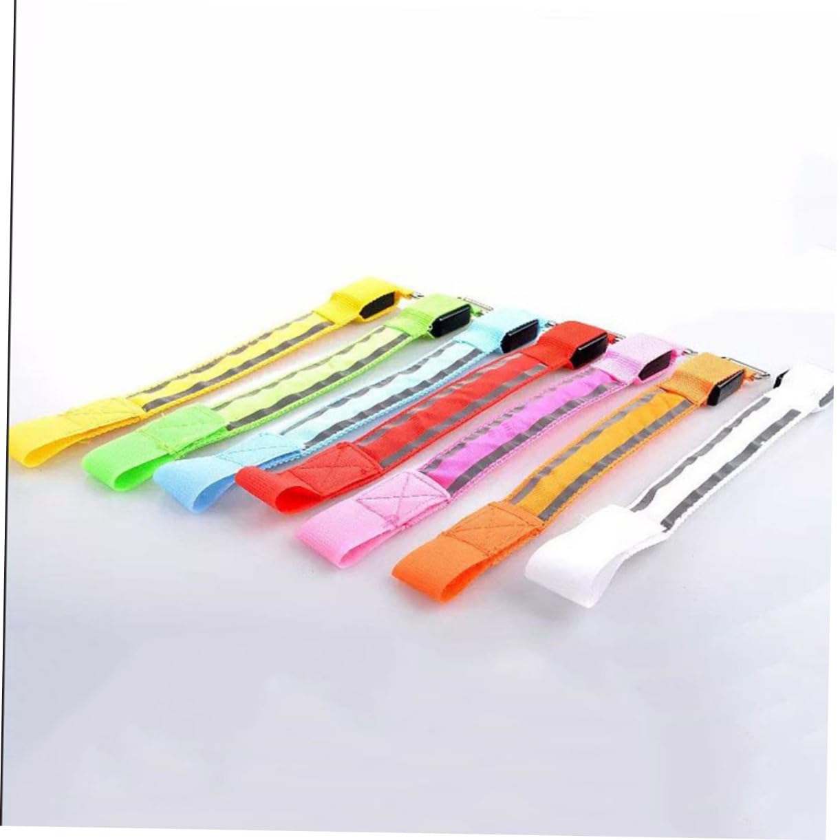 BESPORTBLE 12pièces Bracelets LED Réfléchissants pour Jogging Armbands Lumineux Remplaçables Équipement De Course pour Cyclisme Et Activités De Plein Air Aléatoires