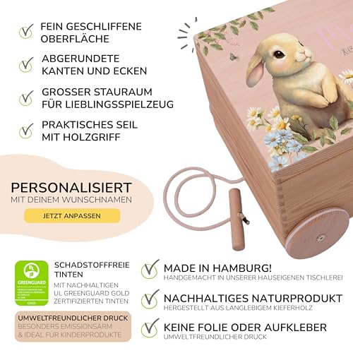 Kidsmood - Spielzeugwagen, personalisiert mit Namen – Spielzeugkiste zum Ziehen, Holzkiste mit Deckel, Aufbewahrungsbox für Baby Spielzeuge, Tolle Erinnerungskiste Baby, Geschenk zur Geburt & Taufe