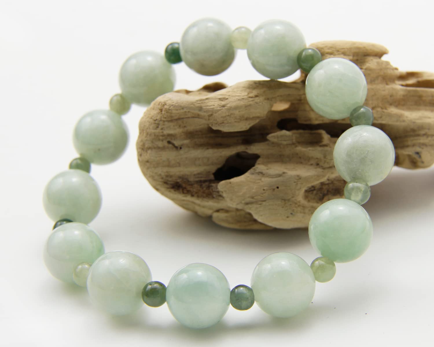 Agathe Création JBA202205 Bracelet jade naturel sculpté Catégorie A Porte bonheur