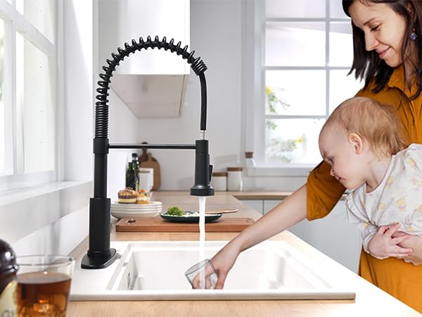 Grifo de cocina con rociador desplegable sensor manos libres y LED 6