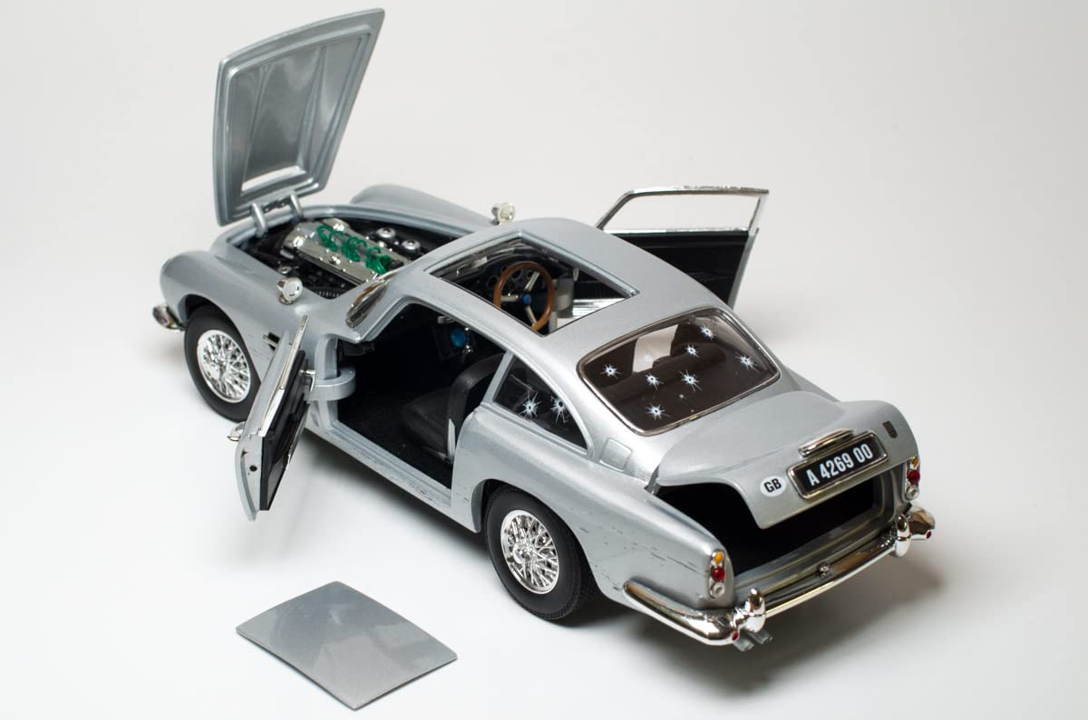 Amazon | Auto World 1/18 アストンマーチン DB5 ダメージバージョン 
