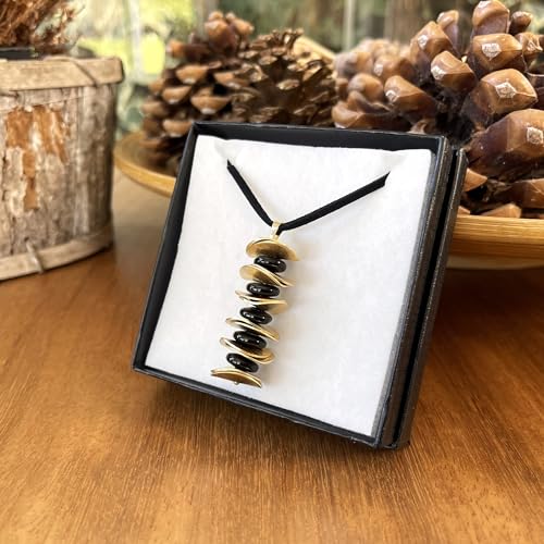 Colgante de Obsidiana Negra con Abalorios Dorados