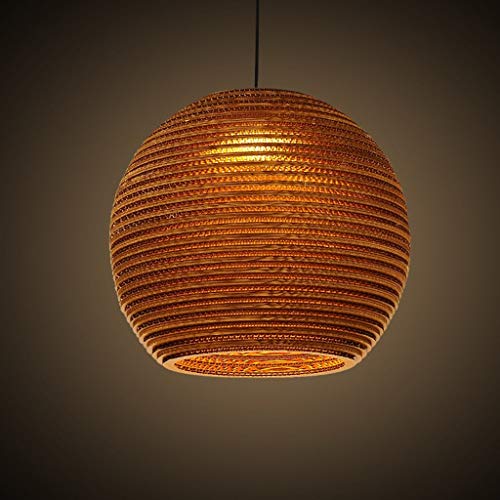 Lustre personnalité créative pour éclairer et décorer un bar sombre