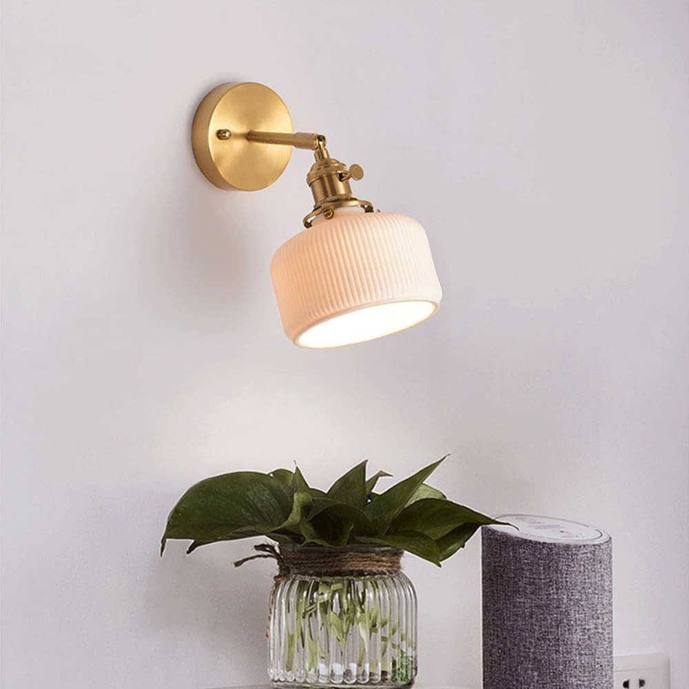 Adatto agli affittuari, applique da parete in ottone vintage, paralume in vetro al latte, camera letto, lampada, luce costiera nordica, bianca in a coste, oro