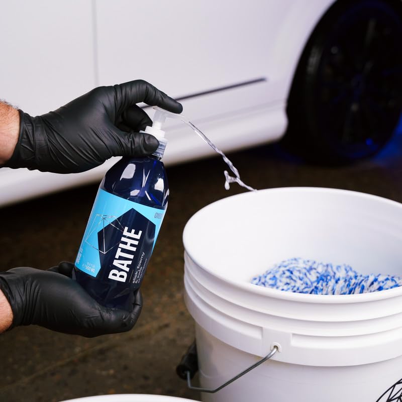 Image of GYEON Wet Coat Kit - Hydrophobic Ceramic Spray Coating for Cars - High Gloss Solutions for Your Car Paint Wheels and Glass - Spray On Rinse Off Easy DIY Use Formula