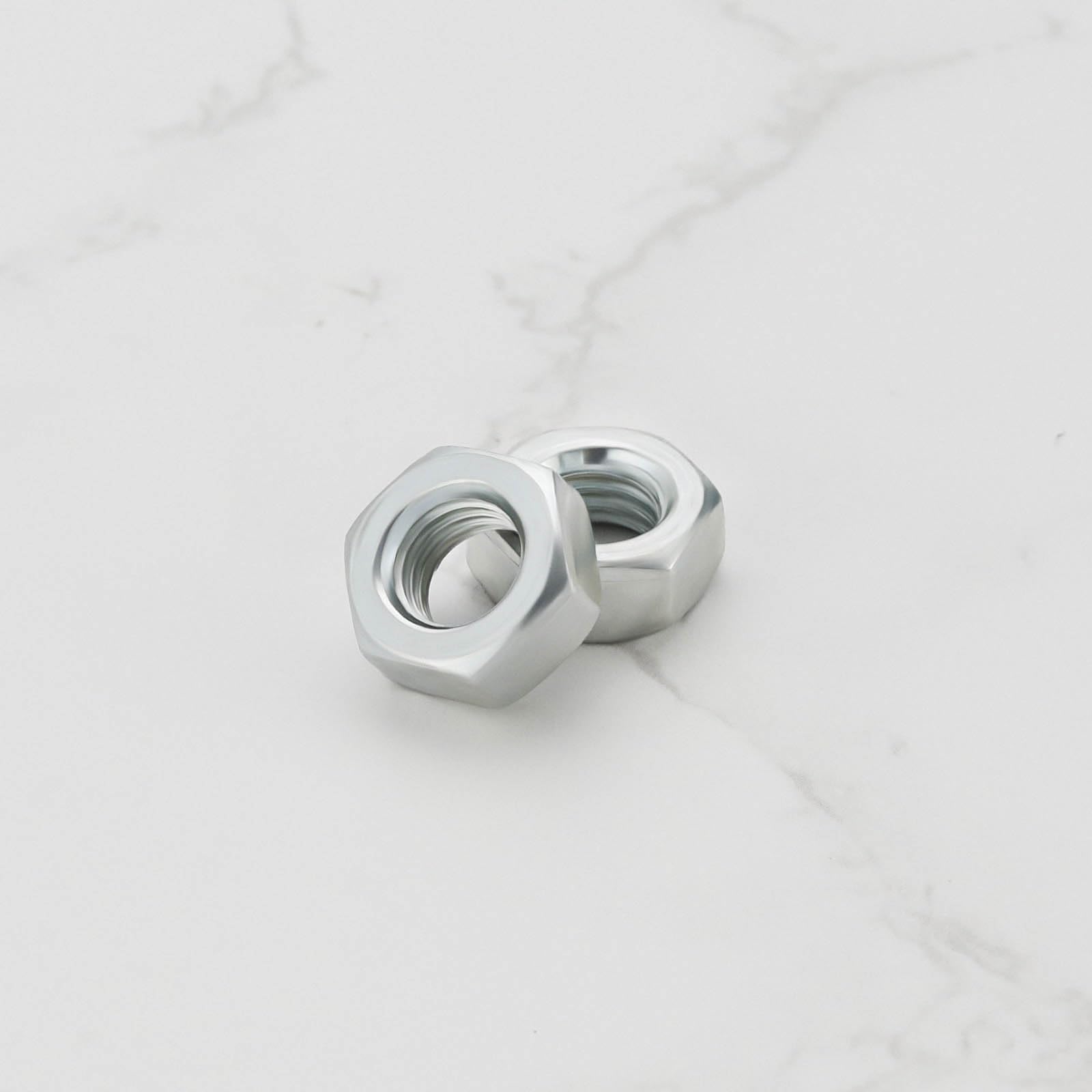 SG Store 100x Dadi Esagonali In Ferro Bianco Zinco M8 Dadi Esagonali DIN 934 M8 Zincati Con Chiave Misura 13,5 Per Riparazioni Domestiche Aste Filettate E Macchine Utensili Frenafiletti