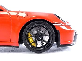 Amazon.com: MINICHAMPS 1/18 - P-ORSCHE 911 (992) GT3-2021