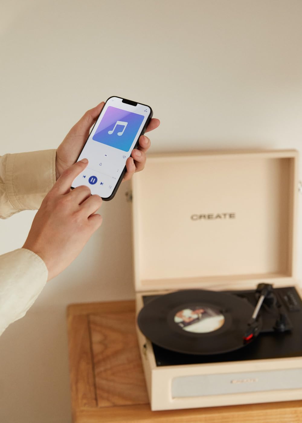 CREATE/Record Player Retro/Tragbarer Koffer-Plattenspieler in Cremeweiß/Mit Bluetooth USB, SD, MicroSD und Mp3, Retro-Stil
