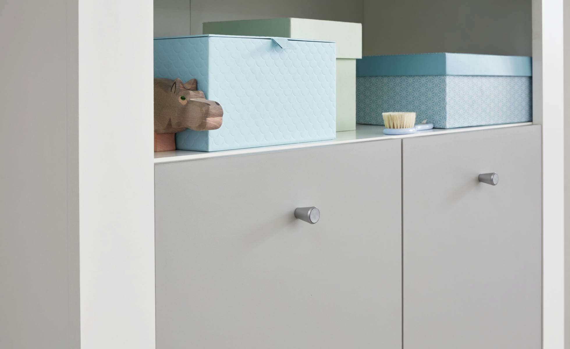 trendteam smart living - Pia - Kommode - Hellgrau/Weiß - Wickeltisch inkl. Wickelaufsatz - (BxHxT) 96 x 103 x 69 cm - mit 1 offenen und 2 geschlossenen Fächern - Verstellbarer Einlegeboden