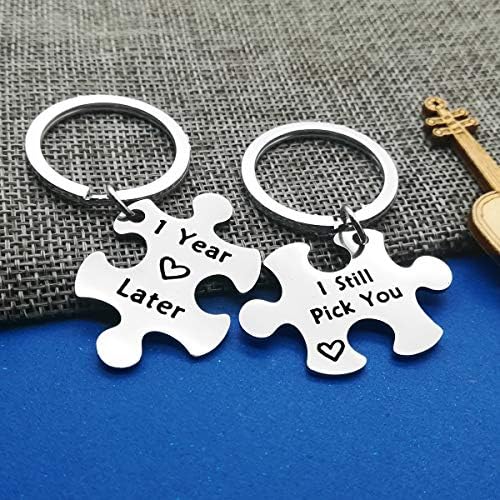 1 Year Anniversary Keyring Gift for Him Her Couple Keychain 1 Year Later I Still Pick You Keyring Jigsaw Puzzle Matching Keychain Best friend Gift for Women Men Wedding Valentine's Day Birthday Gift