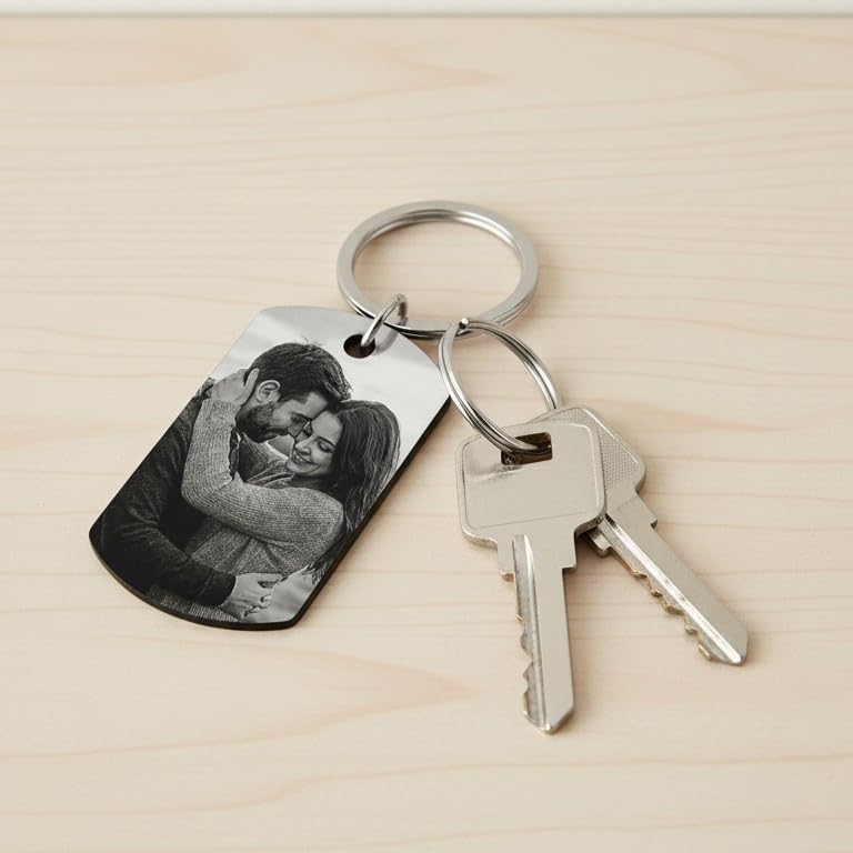 WORKIRAN Personalisierter Schlüsselanhänger mit Fotogravur und Liebestext, Schwarz-Weiß Dog Tag Anhänger, Individuelles Paar-Geschenk mit Beidseitigem Druck