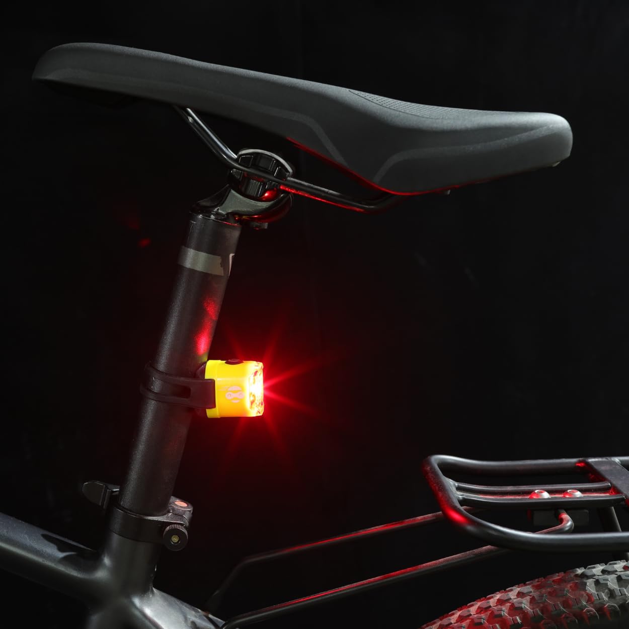SPEED BUDDIES Phare avant de vélo pour enfant - Homologué StVZO - Rechargeable USB-C - Imperméable et robuste - Longue durée d'éclairage - Lampe de vélo LED pour enfants
