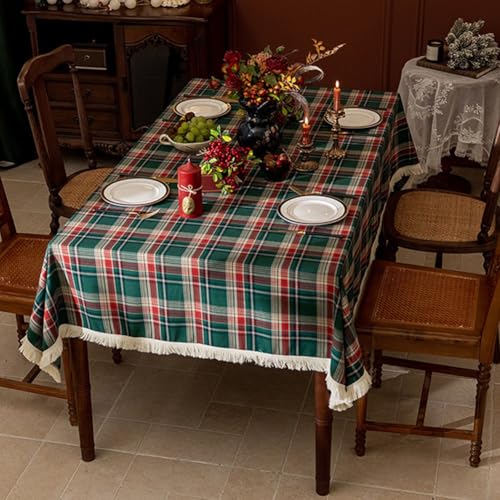 Nappe de Noël à pompons : la solution pour habiller une grande table rectangulaire démodée - 5