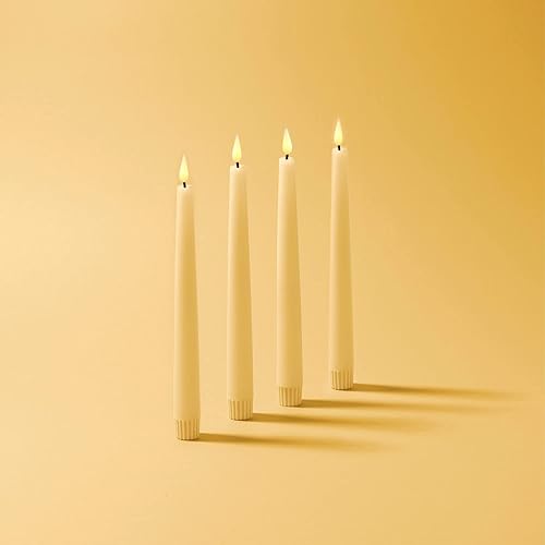 LampLust Velas cónicas sin llama de color naranja claro, paquete de 4, 9 pulgadas, sin perfume, funciona con pilas con llama LED parpadeante, cera