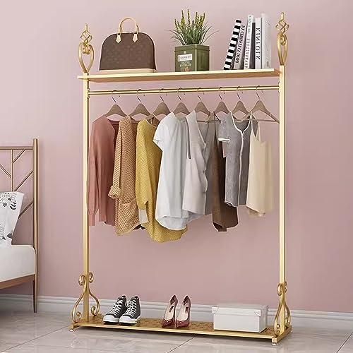 Tringle à vêtements peu encombrante pour optimiser le rangement d'un studio