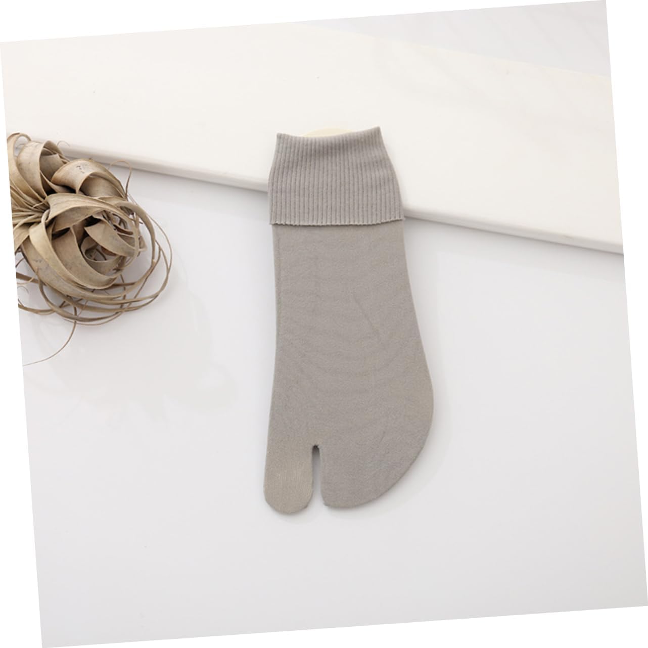 Holibanna 5 Pairs Velvet Toe Socks for Men and Women Summer Thin Split-Toe Slipper Socks Mid-Calf Length Soft Lightweight for Home and Travel Random Color