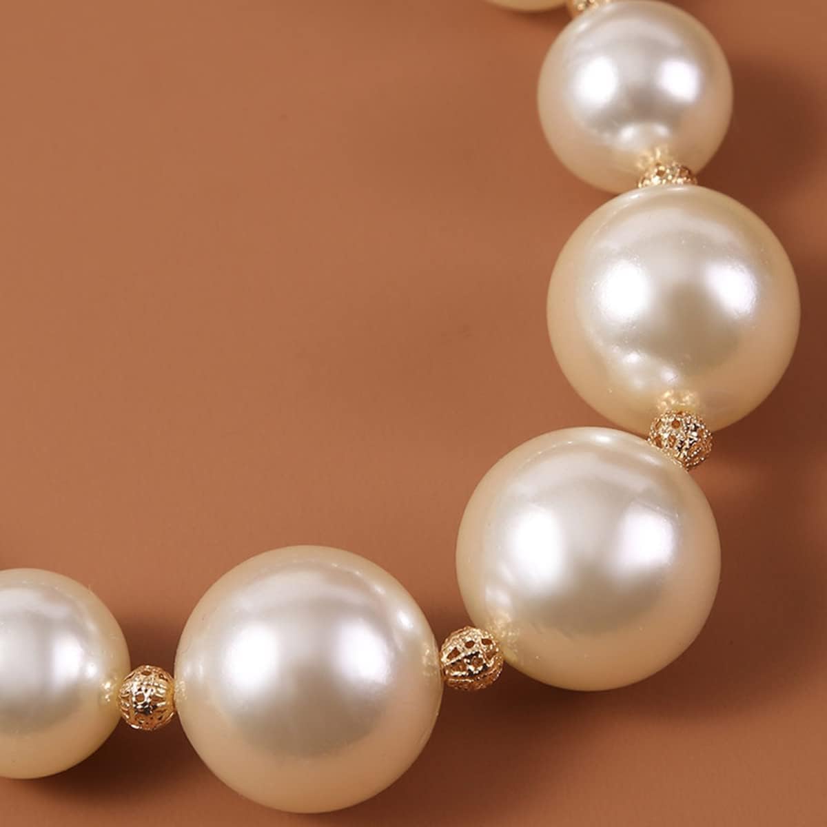 Elegant Big Pearl Short Collar Necklace Fashion Large Statement Imitated Pearl Collette Delicate Highlight Polished Pearl Clavicle Necklace for Women Girl Dainty Jewelry