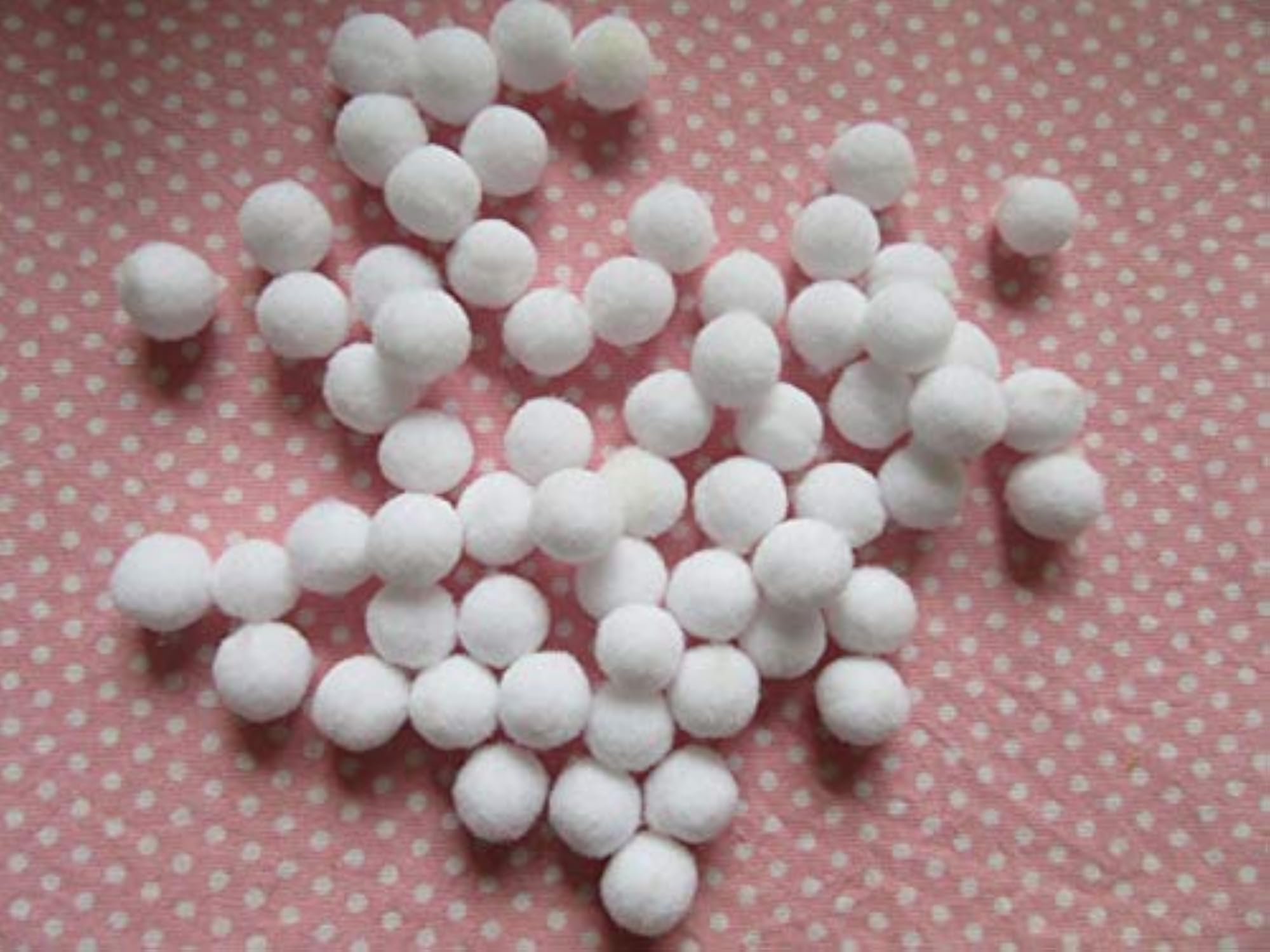 1000pcs Craft Pom Pom, 10mm Tiny Pom Pom Balls for DIY Creative Crafts Decorations