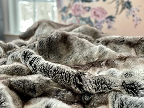 Eikei Luxury Faux Fur Throw Blanket Super Soft Oversized Thick Warm Afghan Reversible To Plush Velvet In Tan Grey Wolf, Cream Mink Or Blush Chinchilla, Machine Washable (Chinchilla, 60Wx70L) #TOP6
