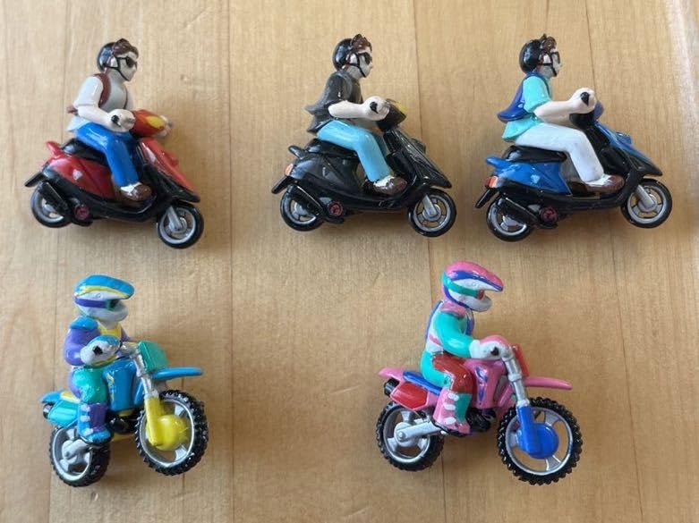 C.W.U.F. 仮面ライダーバイク ミニカー16台セット C.W.U.F. 仮面ライダーバイク ミニカー16台セット