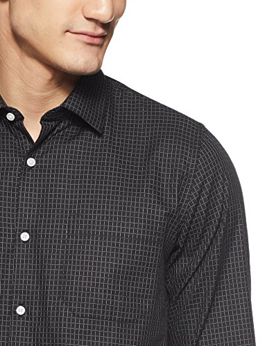 Image of Peter England Men's Solid Slim Fit Polo