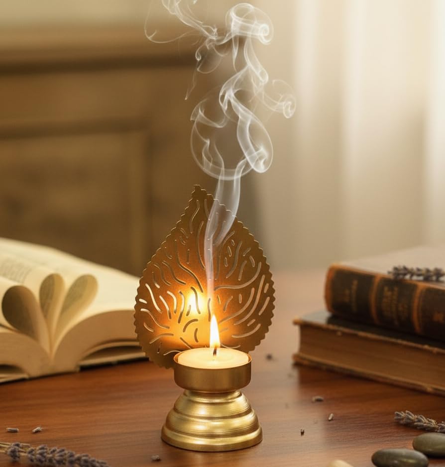 Elegant Leaf Design Metal T-Light Candle Holder for Home Decor, Tealight Stand for Living Room, Diwali Decoration, Table Centerpiece, Festive Accent, Gift Item, Gold Finish, Handmade Craft (Pack of 1)