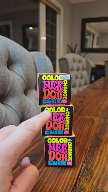 Needoh Color Change – Balle Anti-stress Sensorielle – Change De Couleur En Pressant – Retour à La Forme – Couleur Surprise – Détente Instantanée