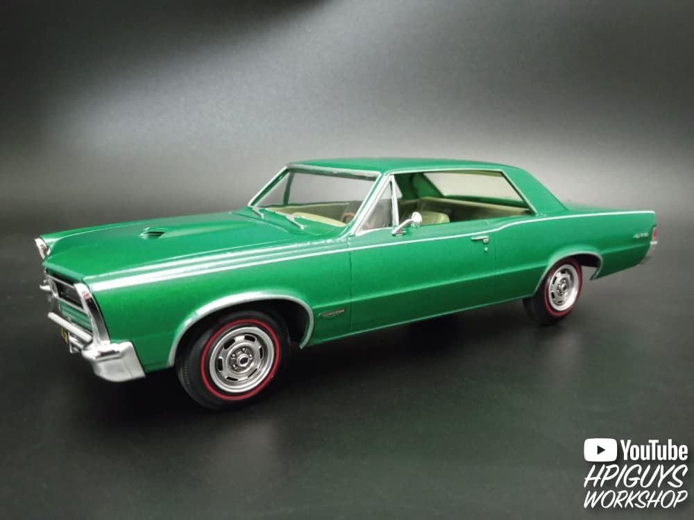 AMT 1965 Pontiac GTO Hardtop Craftsman Plus 1:25 Scale Model Kit - Image 9