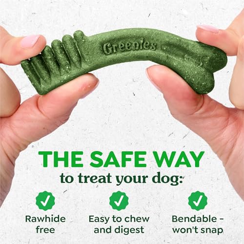 Image of Greenies Teenie Original Natural Dental Dog Treats, Chicken, 65 Count | Clinically-proven, veterinarian-recommended, 47% less tartar & 40% less plaque in 28 days, for dogs 5-15 lbs, 18 oz. Pack