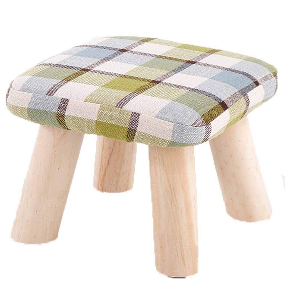 Repose-pieds à carreaux en tissu : un tabouret bas sûr pour vos enfants