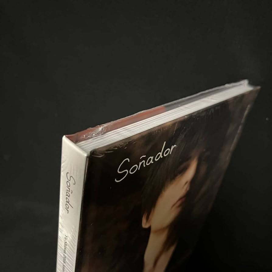 【新品】HERO1HERO2図録2冊ハガキ付き☆三浦春馬 佐藤健 城田優 写真集 新品】HERO1HERO2図録2冊ハガキ付き☆三浦春馬 佐藤健 城田優