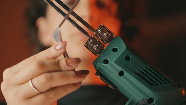 WINONS Styroporschneider 630°C - Heißdrahtschneider Set Mit 4 Klingen Für Bastelprojekte