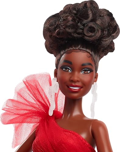 Muñeca Barbie Signature Holiday 2024 con vestido escocés miniatura 2