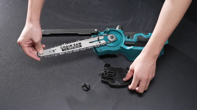 87コマ75ページ Amazon.co.jp: Elikliv 充電式 チェーンソー 替刃 チェーン 8